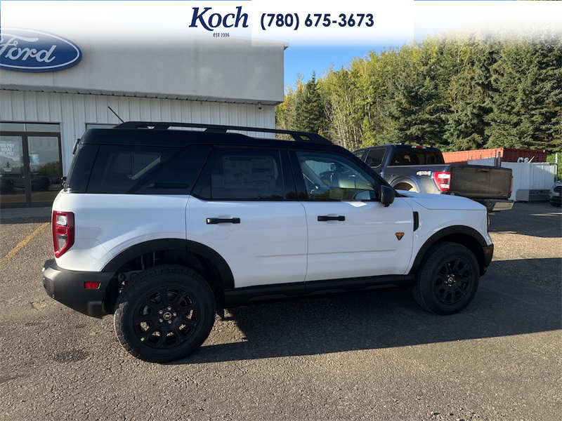 NEW 2026 Ford Bronco Sport Badlands - Oxford White Exterior / DARK SPACE GREY, LEATHER-TRIMMED FRONT SPORT CONTOUR BUCKET SEAT Interior - $50,430 - Stock #A26244 - VIN 3FMCR9DA7TRF11618 - Photo 12