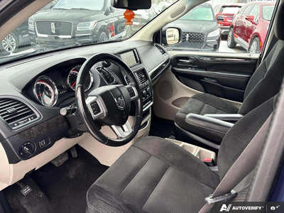 2017 Dodge Grand Caravan SXT 1