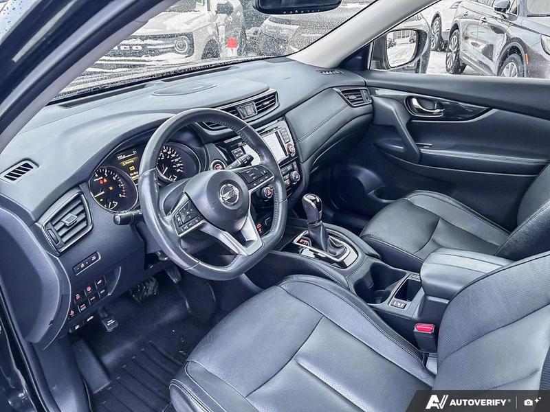 USED 2017 Nissan Rogue SL Platinum - Black Exterior - $19,950 - Stock #E50046B - VIN 5N1AT2MV1HC870147 - Photo 13
