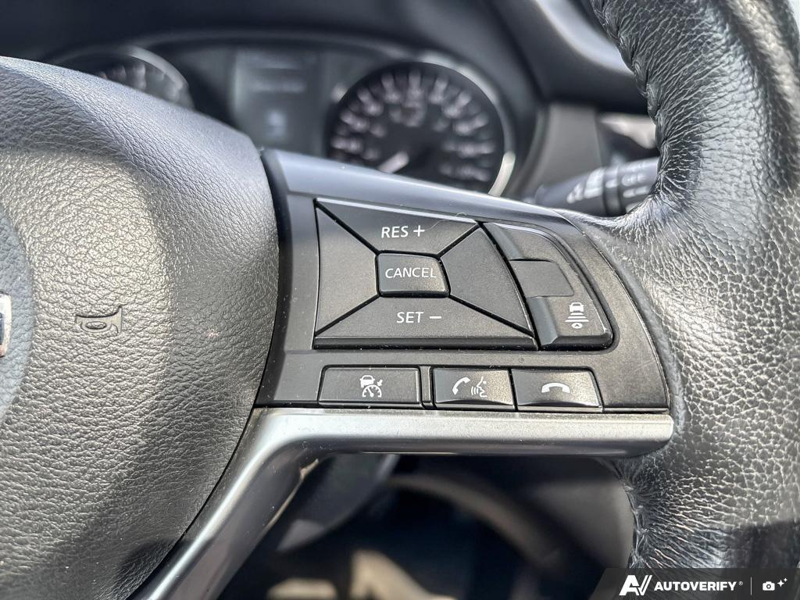 USED 2017 Nissan Rogue SL Platinum - Black Exterior - $19,976 - Stock #E50046B - VIN 5N1AT2MV1HC870147 - Photo 16