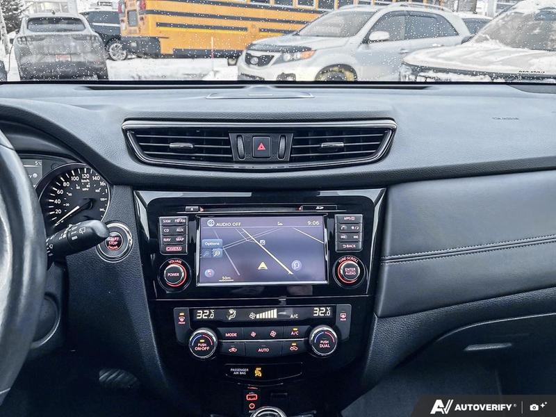 USED 2017 Nissan Rogue SL Platinum - Black Exterior - $19,950 - Stock #E50046B - VIN 5N1AT2MV1HC870147 - Photo 19