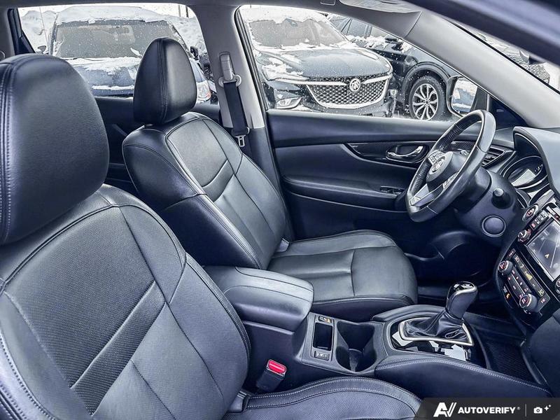 USED 2017 Nissan Rogue SL Platinum - Black Exterior - $19,950 - Stock #E50046B - VIN 5N1AT2MV1HC870147 - Photo 22