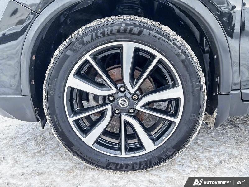 USED 2017 Nissan Rogue SL Platinum - Black Exterior - $19,950 - Stock #E50046B - VIN 5N1AT2MV1HC870147 - Photo 6