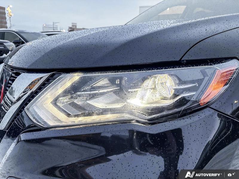 USED 2017 Nissan Rogue SL Platinum - Black Exterior - $19,950 - Stock #E50046B - VIN 5N1AT2MV1HC870147 - Photo 8