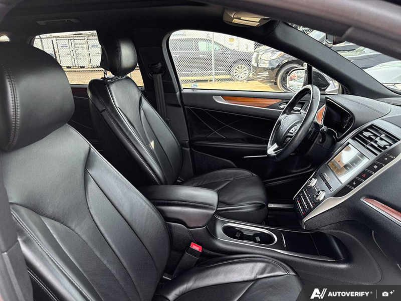 USED 2019 Lincoln MKC AWD Reserve - Infinite Black Metallic Exterior / UNKNOWN Interior - $26,997 - Stock #E50114A - VIN 5LMCJ3D99KUL31006 - Photo 22