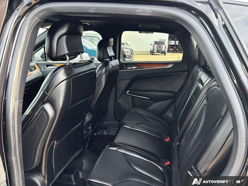 USED 2019 Lincoln MKC AWD Reserve - Infinite Black Metallic Exterior / UNKNOWN Interior - $26,997 - Stock #E50114A - VIN 5LMCJ3D99KUL31006 - Photo 23