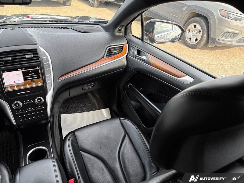 USED 2019 Lincoln MKC AWD Reserve - Infinite Black Metallic Exterior / UNKNOWN Interior - $26,997 - Stock #E50114A - VIN 5LMCJ3D99KUL31006 - Photo 25