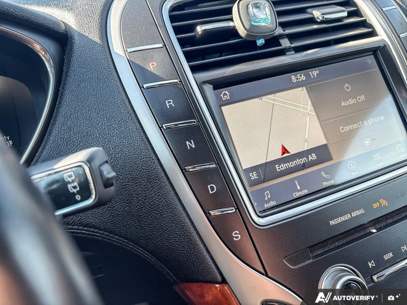 USED 2019 Lincoln Nautilus AWD Reserve - Rhapsody Blue Premium Colourant Exterior / EBONY Interior - $29,950 - Stock #E60489A - VIN 2LMPJ8LP8KBL67054 - Photo 18