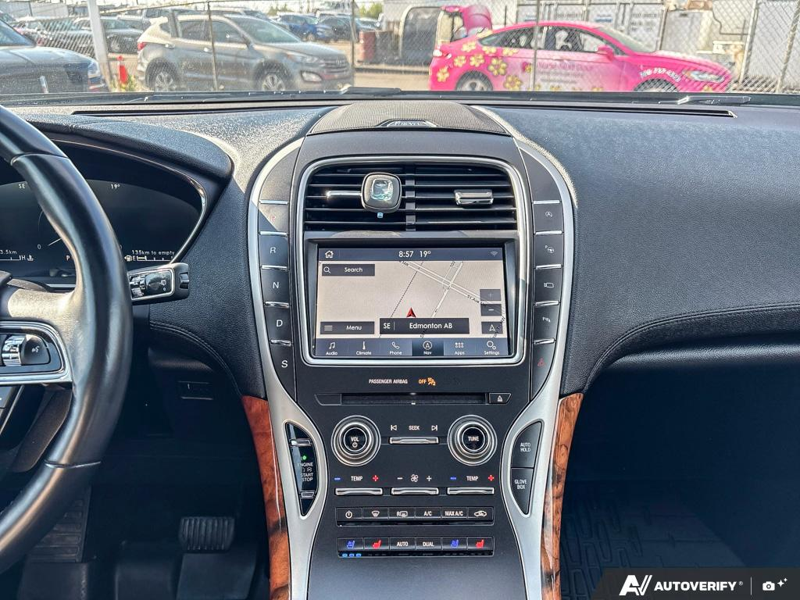 USED 2019 Lincoln Nautilus AWD Reserve - Rhapsody Blue Premium Colourant Exterior / EBONY Interior - $29,950 - Stock #E60489A - VIN 2LMPJ8LP8KBL67054 - Photo 19