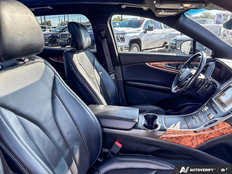 USED 2019 Lincoln Nautilus AWD Reserve - Rhapsody Blue Premium Colourant Exterior / EBONY Interior - $29,950 - Stock #E60489A - VIN 2LMPJ8LP8KBL67054 - Photo 22