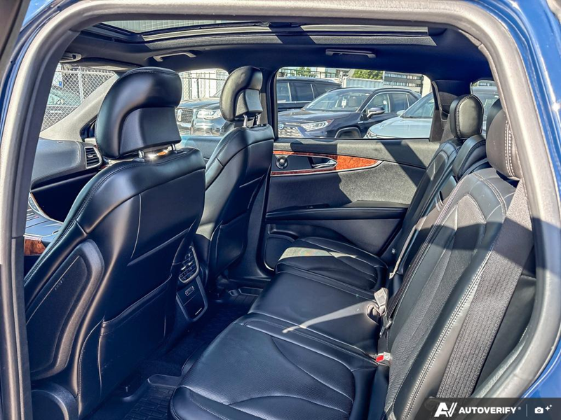 USED 2019 Lincoln Nautilus AWD Reserve - Rhapsody Blue Premium Colourant Exterior / EBONY Interior - $29,950 - Stock #E60489A - VIN 2LMPJ8LP8KBL67054 - Photo 23
