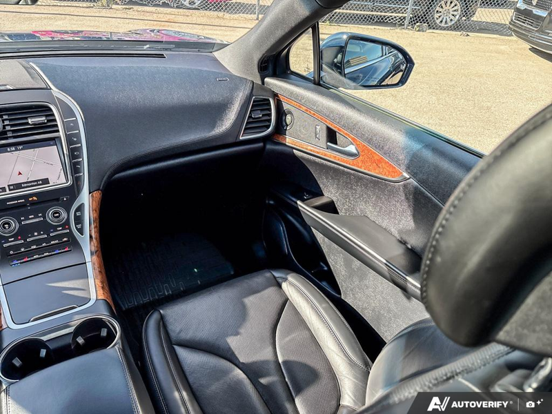 USED 2019 Lincoln Nautilus AWD Reserve - Rhapsody Blue Premium Colourant Exterior / EBONY Interior - $29,950 - Stock #E60489A - VIN 2LMPJ8LP8KBL67054 - Photo 25