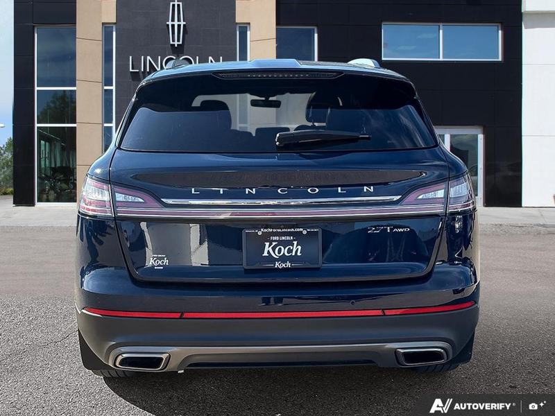 USED 2019 Lincoln Nautilus AWD Reserve - Rhapsody Blue Premium Colourant Exterior / EBONY Interior - $29,950 - Stock #E60489A - VIN 2LMPJ8LP8KBL67054 - Photo 5