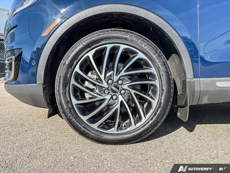 USED 2019 Lincoln Nautilus AWD Reserve - Rhapsody Blue Premium Colourant Exterior / EBONY Interior - $29,950 - Stock #E60489A - VIN 2LMPJ8LP8KBL67054 - Photo 6