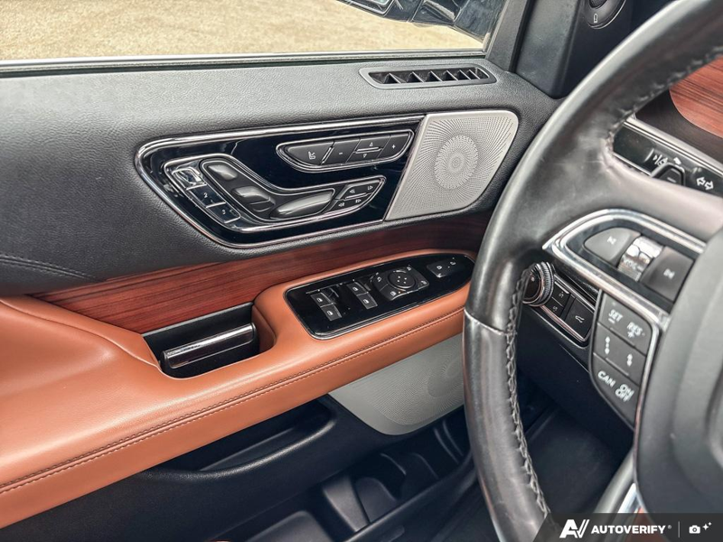 USED 2020 Lincoln Navigator Reserve - Infinite Black Metallic Exterior / EBONY/RUSSET Interior - $53,942 - Stock #E60140A - VIN 5LMJJ2LT4LEL14768 - Photo 17