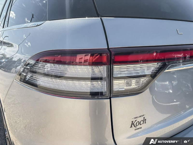 USED 2021 Lincoln Aviator Reserve - Silver Radiance Clearcoat Exterior / EBONY LEATHER Interior - $43,950 - Stock #E60485A - VIN 5LM5J7XC6MGL16097 - Photo 11