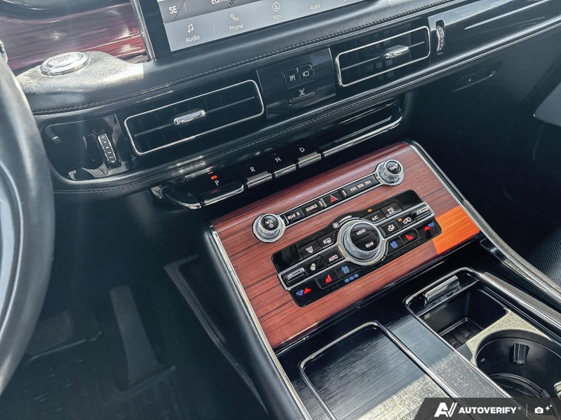 USED 2021 Lincoln Aviator Reserve - Silver Radiance Clearcoat Exterior / EBONY LEATHER Interior - $43,950 - Stock #E60485A - VIN 5LM5J7XC6MGL16097 - Photo 18