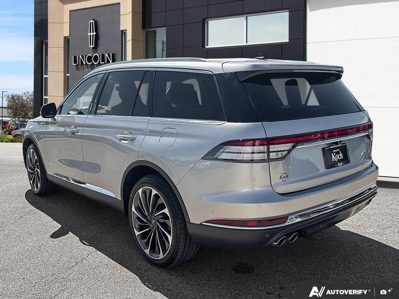 USED 2021 Lincoln Aviator Reserve - Silver Radiance Clearcoat Exterior / EBONY LEATHER Interior - $43,950 - Stock #E60485A - VIN 5LM5J7XC6MGL16097 - Photo 4
