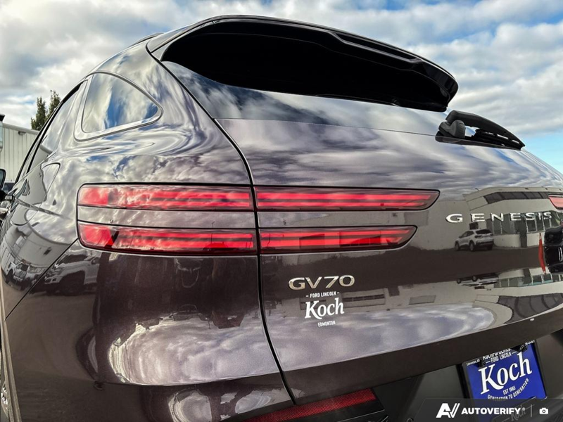 USED 2022 Genesis GV70 3.5T Sport - Dark Red Exterior - $43,950 - Stock #E51166A - VIN KMUMCDTC0NU013463 - Photo 11