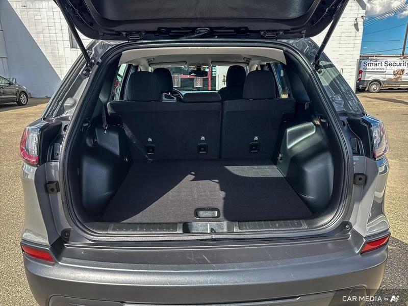USED 2022 Jeep Cherokee Sport - Gray Exterior - $28,997 - Stock #E50109B - VIN 1C4PJMAB7ND538892 - Photo 12