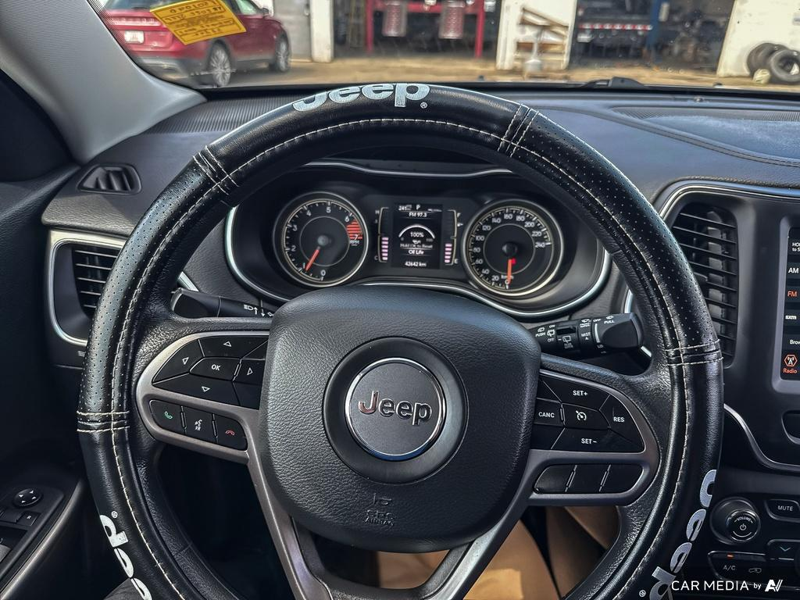 USED 2022 Jeep Cherokee Sport - Gray Exterior - $27,908 - Stock #E50109B - VIN 1C4PJMAB7ND538892 - Photo 14