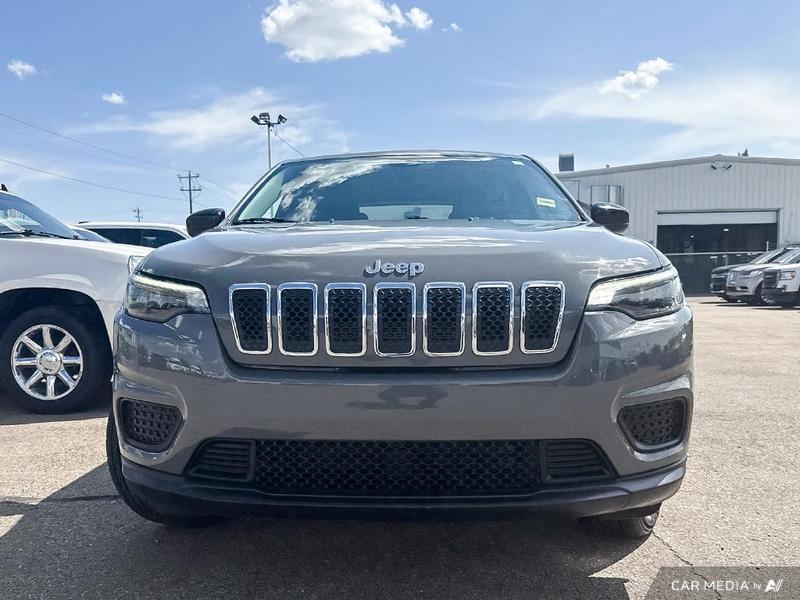 USED 2022 Jeep Cherokee Sport - Gray Exterior - $28,997 - Stock #E50109B - VIN 1C4PJMAB7ND538892 - Photo 2