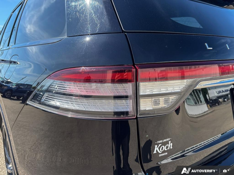 USED 2022 Lincoln Aviator Reserve - Infinite Black Metallic Exterior / ROAST LEATHER Interior - $44,959 - Stock #E60697A - VIN 5LM5J7XC2NGL16955 - Photo 11