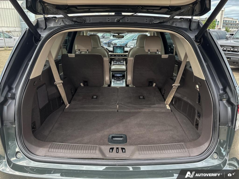 USED 2022 Lincoln Aviator Reserve - Gilded Green Exterior / SANDSTONE LEATHER TRIMMED Interior - $44,937 - Stock #E60261A - VIN 5LM5J7XC2NGL05342 - Photo 12
