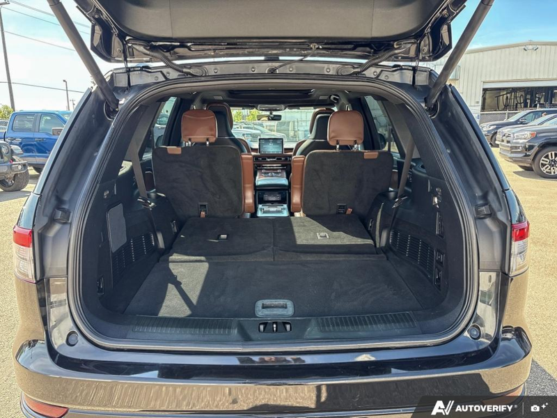 USED 2022 Lincoln Aviator Reserve - Infinite Black Metallic Exterior / ROAST LEATHER Interior - $44,959 - Stock #E60697A - VIN 5LM5J7XC2NGL16955 - Photo 12
