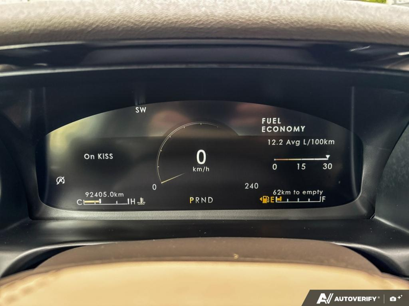 USED 2022 Lincoln Aviator Reserve - Gilded Green Exterior / SANDSTONE LEATHER TRIMMED Interior - $44,937 - Stock #E60261A - VIN 5LM5J7XC2NGL05342 - Photo 15
