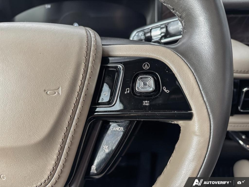 USED 2022 Lincoln Aviator Reserve - Gilded Green Exterior - $50,963 - Stock #E60568A - VIN 5LM5J7XC5NGL15427 - Photo 16