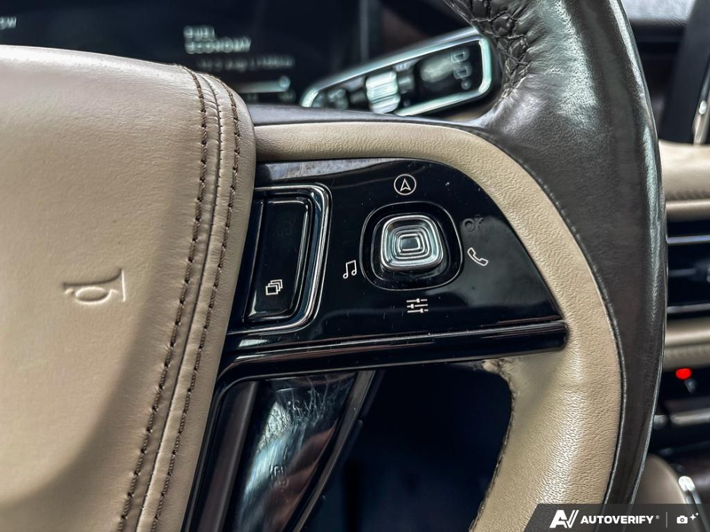USED 2022 Lincoln Aviator Reserve - Gilded Green Exterior / SANDSTONE LEATHER TRIMMED Interior - $44,937 - Stock #E60261A - VIN 5LM5J7XC2NGL05342 - Photo 16