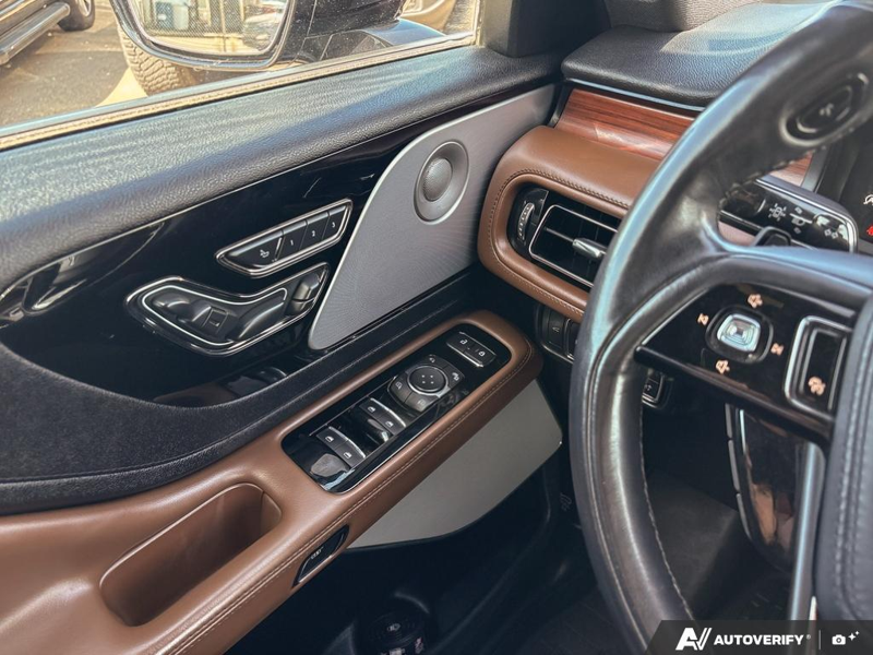 USED 2022 Lincoln Aviator Reserve - Infinite Black Metallic Exterior / ROAST LEATHER Interior - $39,976 - Stock #E60697A - VIN 5LM5J7XC2NGL16955 - Photo 17