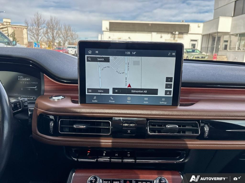 USED 2022 Lincoln Aviator Reserve - Pristine White Tri-coat Exterior / ROAST, PREMIUM LEATHER HEATED/VENTILATED CAPTAIN'S CHAIRS Interior - $48,942 - Stock #E60988A - VIN 5LM5J7XC3NGL16432 - Photo 19