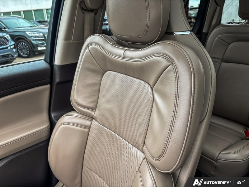 USED 2022 Lincoln Aviator Reserve - Gilded Green Exterior / SANDSTONE LEATHER TRIMMED Interior - $44,937 - Stock #E60261A - VIN 5LM5J7XC2NGL05342 - Photo 20