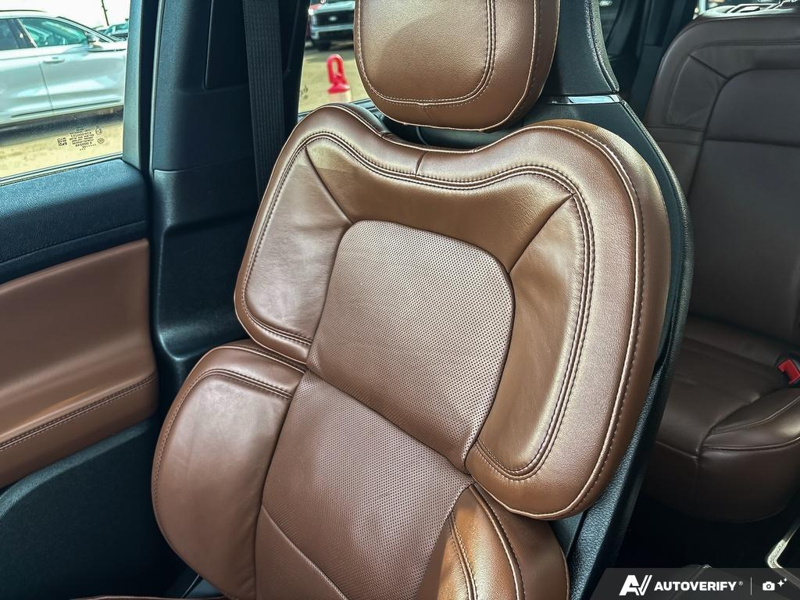 USED 2022 Lincoln Aviator Reserve - Pristine White Tri-coat Exterior / ROAST, PREMIUM LEATHER HEATED/VENTILATED CAPTAIN'S CHAIRS Interior - $48,942 - Stock #E60988A - VIN 5LM5J7XC3NGL16432 - Photo 20