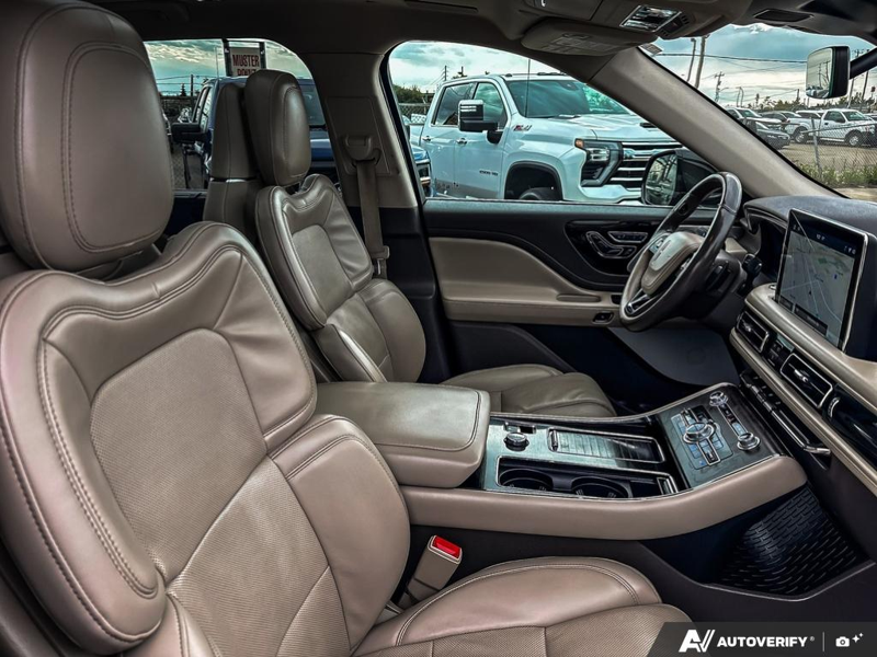 USED 2022 Lincoln Aviator Reserve - Gilded Green Exterior / SANDSTONE LEATHER TRIMMED Interior - $44,937 - Stock #E60261A - VIN 5LM5J7XC2NGL05342 - Photo 22