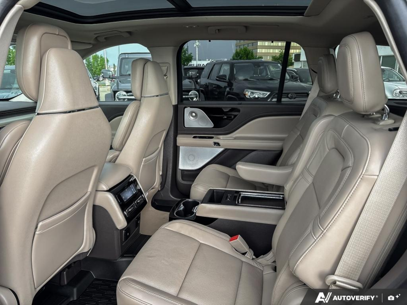 USED 2022 Lincoln Aviator Reserve - Gilded Green Exterior - $50,963 - Stock #E60568A - VIN 5LM5J7XC5NGL15427 - Photo 23