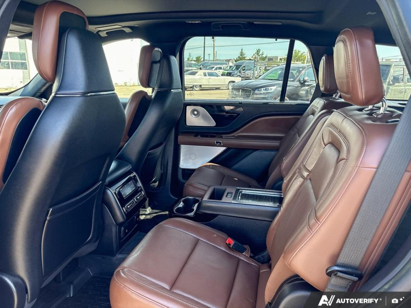 USED 2022 Lincoln Aviator Reserve - Infinite Black Metallic Exterior / ROAST LEATHER Interior - $44,959 - Stock #E60697A - VIN 5LM5J7XC2NGL16955 - Photo 23