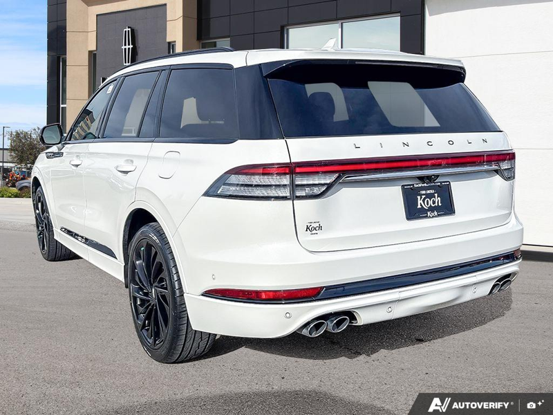 USED 2022 Lincoln Aviator Reserve - Pristine White Tri-coat Exterior / ROAST, PREMIUM LEATHER HEATED/VENTILATED CAPTAIN'S CHAIRS Interior - $48,942 - Stock #E60988A - VIN 5LM5J7XC3NGL16432 - Photo 4