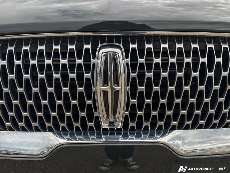 USED 2022 Lincoln Aviator Reserve - Gilded Green Exterior / SANDSTONE LEATHER TRIMMED Interior - $44,937 - Stock #E60261A - VIN 5LM5J7XC2NGL05342 - Photo 9