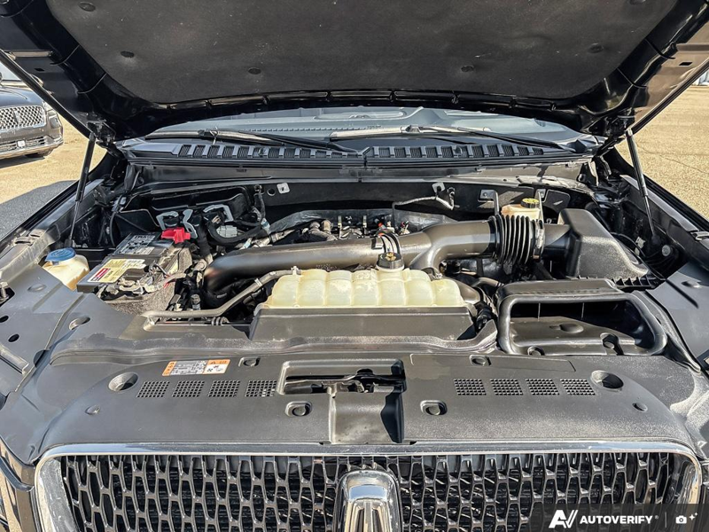 USED 2022 Lincoln Navigator Reserve - Infinite Black Metallic Exterior / BLACK ONYX/ROAST PREMIUM LEATHER Interior - $55,976 - Stock #E60212A - VIN 5LMJJ2LT3NEL09385 - Photo 10