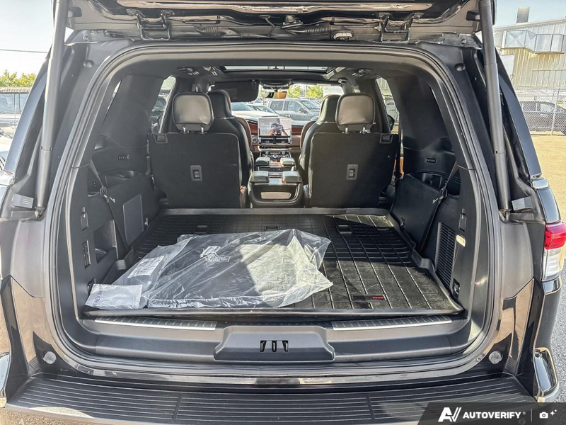 USED 2022 Lincoln Navigator Reserve - Infinite Black Metallic Exterior / BLACK ONYX/ROAST PREMIUM LEATHER Interior - $55,976 - Stock #E60212A - VIN 5LMJJ2LT3NEL09385 - Photo 12