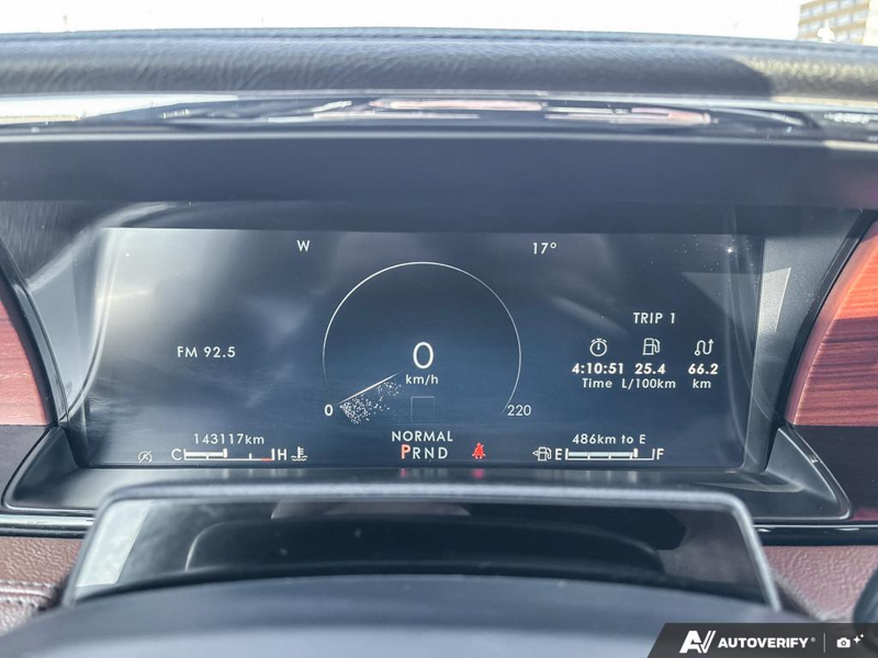 USED 2022 Lincoln Navigator Reserve - Infinite Black Metallic Exterior / BLACK ONYX/ROAST PREMIUM LEATHER Interior - $55,976 - Stock #E60212A - VIN 5LMJJ2LT3NEL09385 - Photo 15