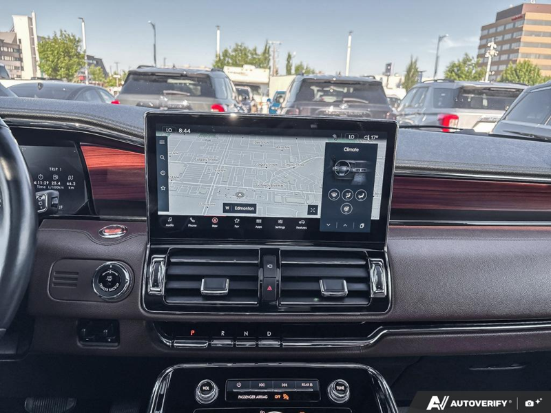 USED 2022 Lincoln Navigator Reserve - Infinite Black Metallic Exterior / BLACK ONYX/ROAST PREMIUM LEATHER Interior - $55,976 - Stock #E60212A - VIN 5LMJJ2LT3NEL09385 - Photo 19