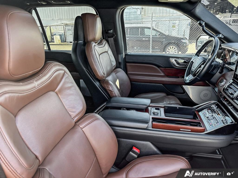 USED 2022 Lincoln Navigator Reserve - Infinite Black Metallic Exterior / BLACK ONYX/ROAST PREMIUM LEATHER Interior - $55,976 - Stock #E60212A - VIN 5LMJJ2LT3NEL09385 - Photo 22