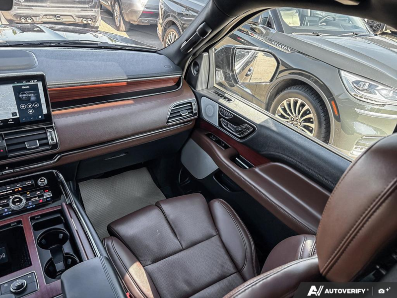 USED 2022 Lincoln Navigator Reserve - Infinite Black Metallic Exterior / BLACK ONYX/ROAST PREMIUM LEATHER Interior - $55,976 - Stock #E60212A - VIN 5LMJJ2LT3NEL09385 - Photo 25