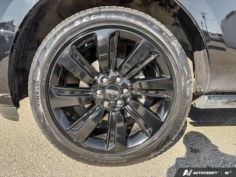 USED 2022 Lincoln Navigator Reserve - Infinite Black Metallic Exterior / BLACK ONYX/ROAST PREMIUM LEATHER Interior - $55,976 - Stock #E60212A - VIN 5LMJJ2LT3NEL09385 - Photo 6