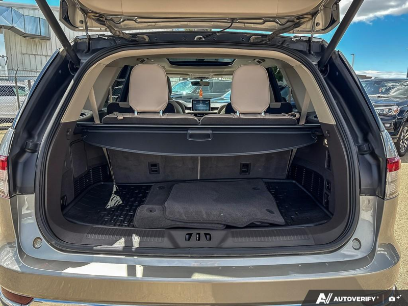 USED 2023 Lincoln Aviator Reserve - Jewel Sandstone Prem Colorant Exterior / SANDSTONE LEATHER TRIMMED Interior - $54,950 - Stock #E60455A - VIN 5LM5J7XC3PGL10519 - Photo 12