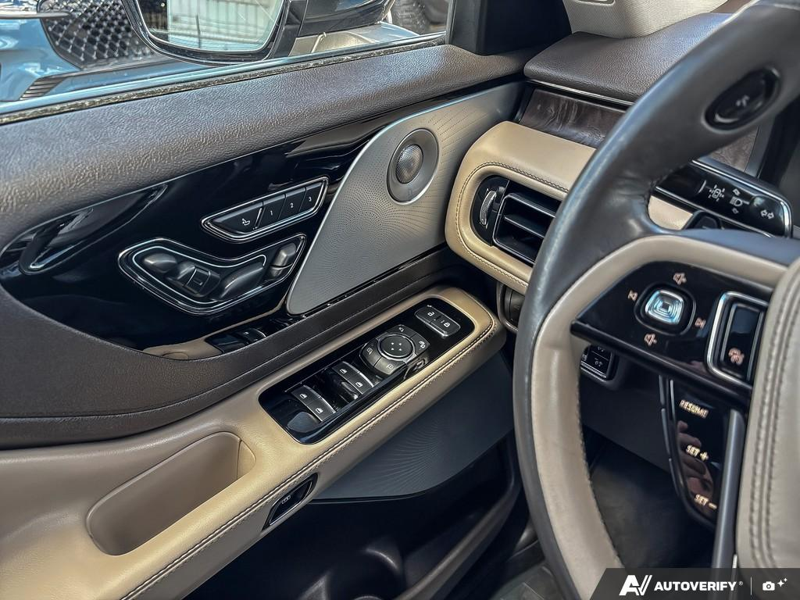 USED 2023 Lincoln Aviator Reserve - Jewel Sandstone Prem Colorant Exterior / SANDSTONE LEATHER TRIMMED Interior - $54,950 - Stock #E60455A - VIN 5LM5J7XC3PGL10519 - Photo 17